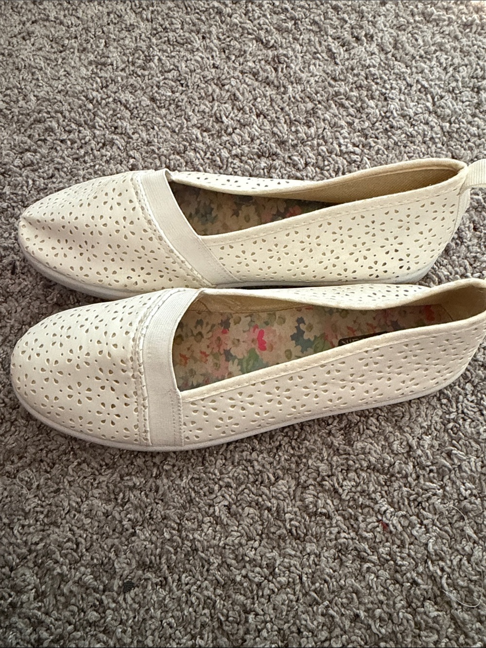 Women’s Cream Perforated Slip-On Flats with Elastic Vamp - Picture 6 of 8